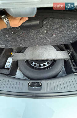 Внедорожник / Кроссовер Ford Kuga 2011 в 