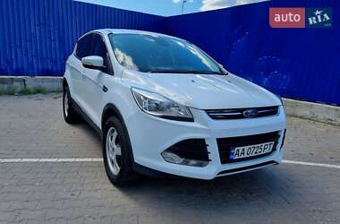 Позашляховик / Кросовер Ford Kuga 2016 в Києві