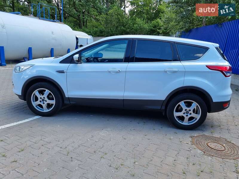 Внедорожник / Кроссовер Ford Kuga 2016 в Киеве