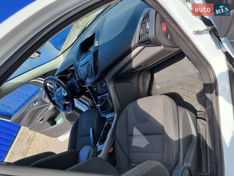 Внедорожник / Кроссовер Ford Kuga 2016 в Киеве