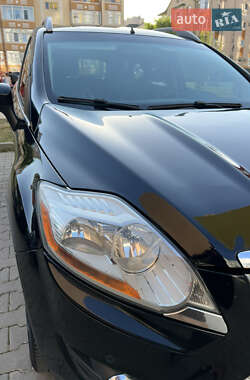 Внедорожник / Кроссовер Ford Kuga 2010 в 