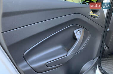 Внедорожник / Кроссовер Ford Kuga 2013 в 