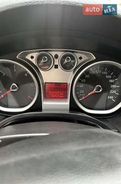 Внедорожник / Кроссовер Ford Kuga 2011 в 