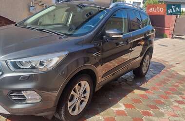 Внедорожник / Кроссовер Ford Kuga 2019 в 