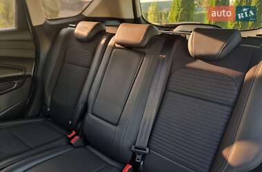 Внедорожник / Кроссовер Ford Kuga 2017 в 