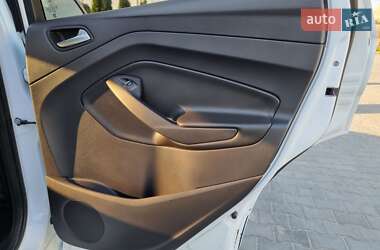 Внедорожник / Кроссовер Ford Kuga 2017 в 