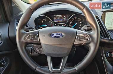 Внедорожник / Кроссовер Ford Kuga 2017 в 