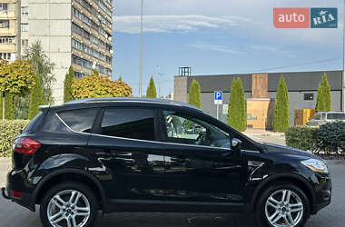 Внедорожник / Кроссовер Ford Kuga 2010 в 