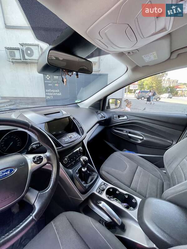 Внедорожник / Кроссовер Ford Kuga 2016 в Тернополе