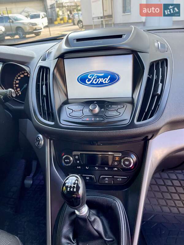 Внедорожник / Кроссовер Ford Kuga 2016 в Тернополе