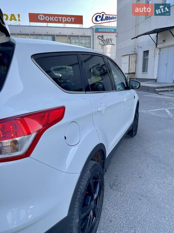 Внедорожник / Кроссовер Ford Kuga 2016 в Тернополе