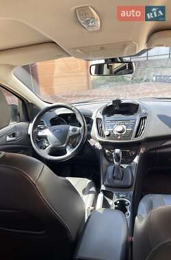 Внедорожник / Кроссовер Ford Kuga 2013 в 