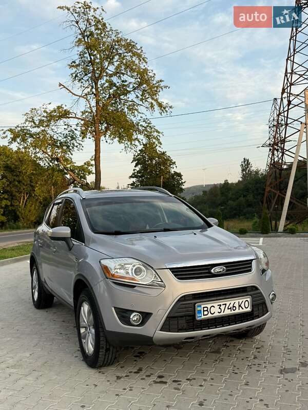 Внедорожник / Кроссовер Ford Kuga 2012 в 