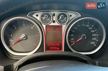 Внедорожник / Кроссовер Ford Kuga 2012 в 