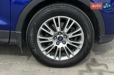 Внедорожник / Кроссовер Ford Kuga 2013 в 