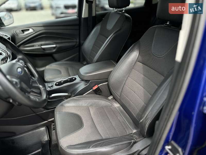 Позашляховик / Кросовер Ford Kuga 2013 в Чернівцях