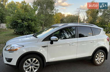 Внедорожник / Кроссовер Ford Kuga 2011 в 