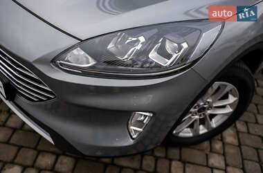 Внедорожник / Кроссовер Ford Kuga 2020 в 