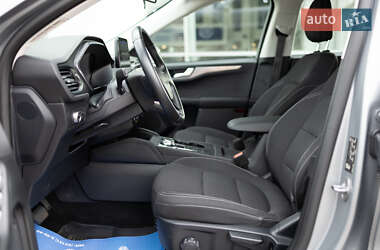 Внедорожник / Кроссовер Ford Kuga 2020 в 