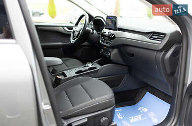 Внедорожник / Кроссовер Ford Kuga 2020 в 