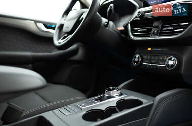 Внедорожник / Кроссовер Ford Kuga 2020 в 