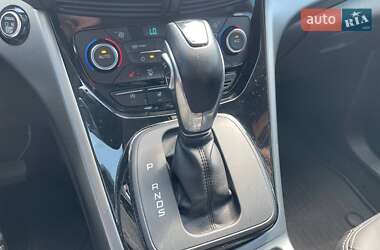 Внедорожник / Кроссовер Ford Kuga 2019 в 