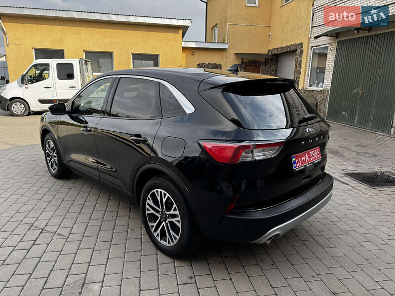 Внедорожник / Кроссовер Ford Kuga 2021 в Бродах