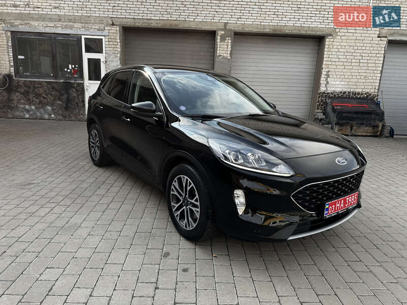 Внедорожник / Кроссовер Ford Kuga 2021 в Бродах