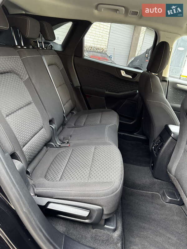 Внедорожник / Кроссовер Ford Kuga 2021 в Бродах