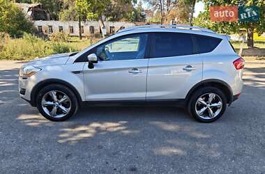 Внедорожник / Кроссовер Ford Kuga 2009 в 
