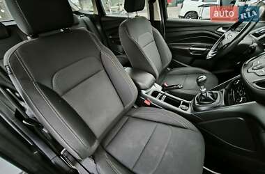 Внедорожник / Кроссовер Ford Kuga 2017 в 