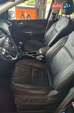 Позашляховик / Кросовер Ford Kuga 2015 в Косові