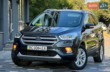 Внедорожник / Кроссовер Ford Kuga 2017 в 