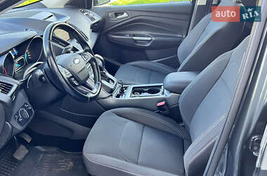 Внедорожник / Кроссовер Ford Kuga 2017 в 