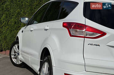 Внедорожник / Кроссовер Ford Kuga 2016 в 