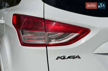 Внедорожник / Кроссовер Ford Kuga 2016 в 