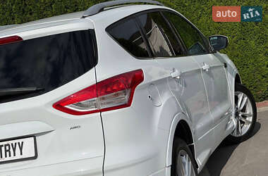 Внедорожник / Кроссовер Ford Kuga 2016 в 