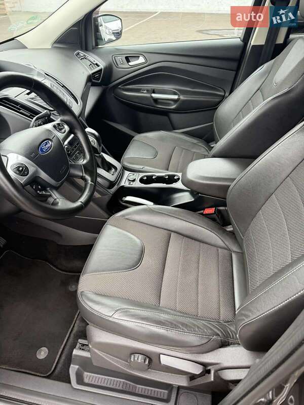 Внедорожник / Кроссовер Ford Kuga 2015 в Луцке