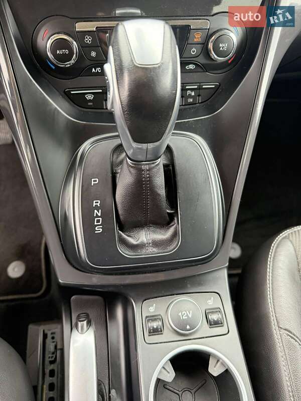 Внедорожник / Кроссовер Ford Kuga 2015 в Луцке