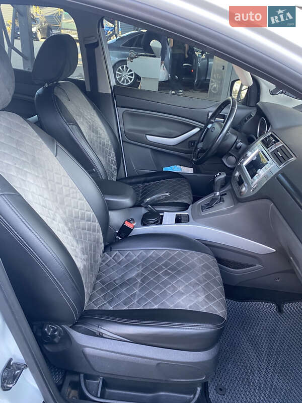 Внедорожник / Кроссовер Ford Kuga 2012 в Сумах