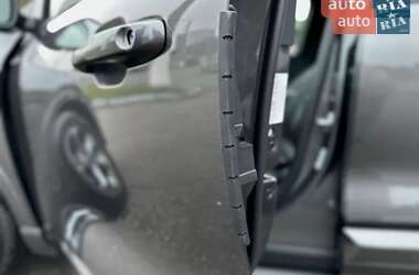 Позашляховик / Кросовер Ford Kuga 2025 в 