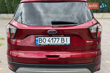 Внедорожник / Кроссовер Ford Kuga 2017 в 