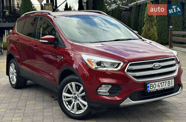 Внедорожник / Кроссовер Ford Kuga 2017 в 