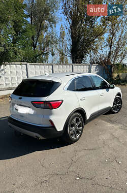 Внедорожник / Кроссовер Ford Kuga 2020 в 