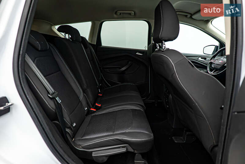 Внедорожник / Кроссовер Ford Kuga 2017 в Киеве