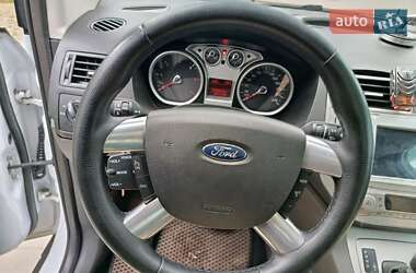 Внедорожник / Кроссовер Ford Kuga 2011 в 