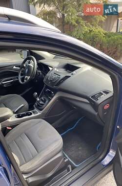Внедорожник / Кроссовер Ford Kuga 2013 в 