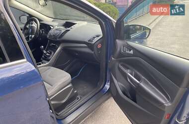 Внедорожник / Кроссовер Ford Kuga 2013 в 