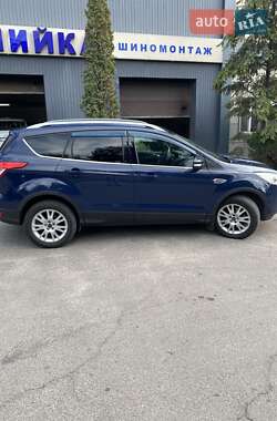 Внедорожник / Кроссовер Ford Kuga 2013 в 