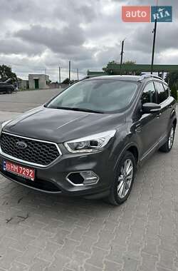 Внедорожник / Кроссовер Ford Kuga 2017 в 